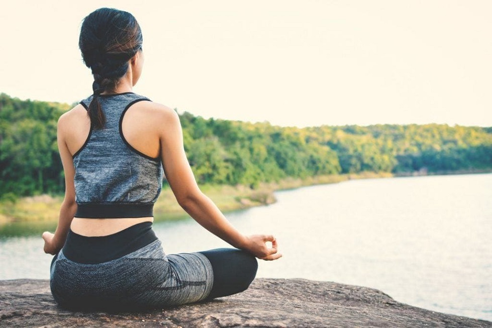 easy hairstyles for yoga